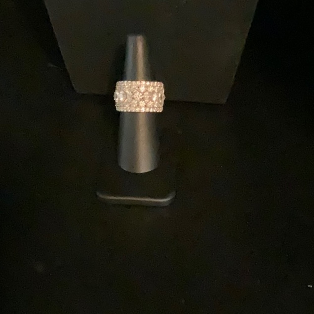Sterling silver 925 marked and CZ stones ring..sz 7